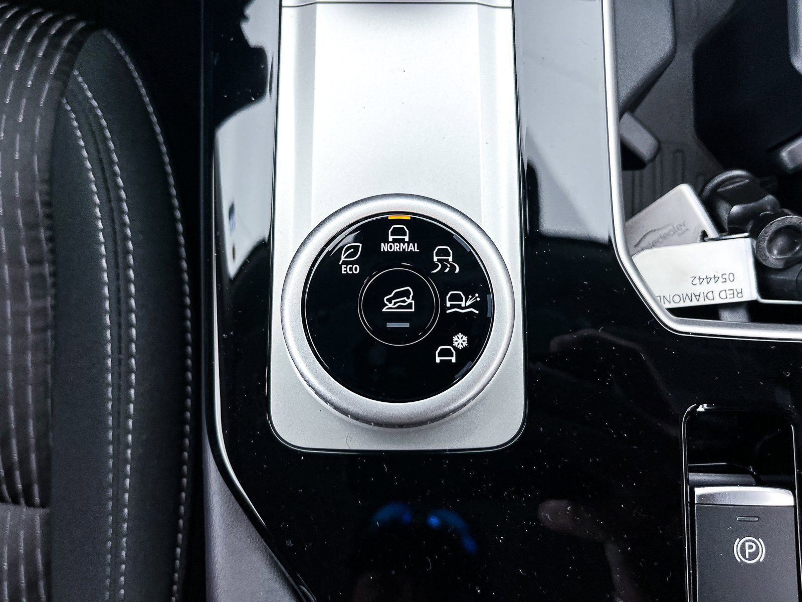 New 2025 Mitsubishi Outlander ES image 19