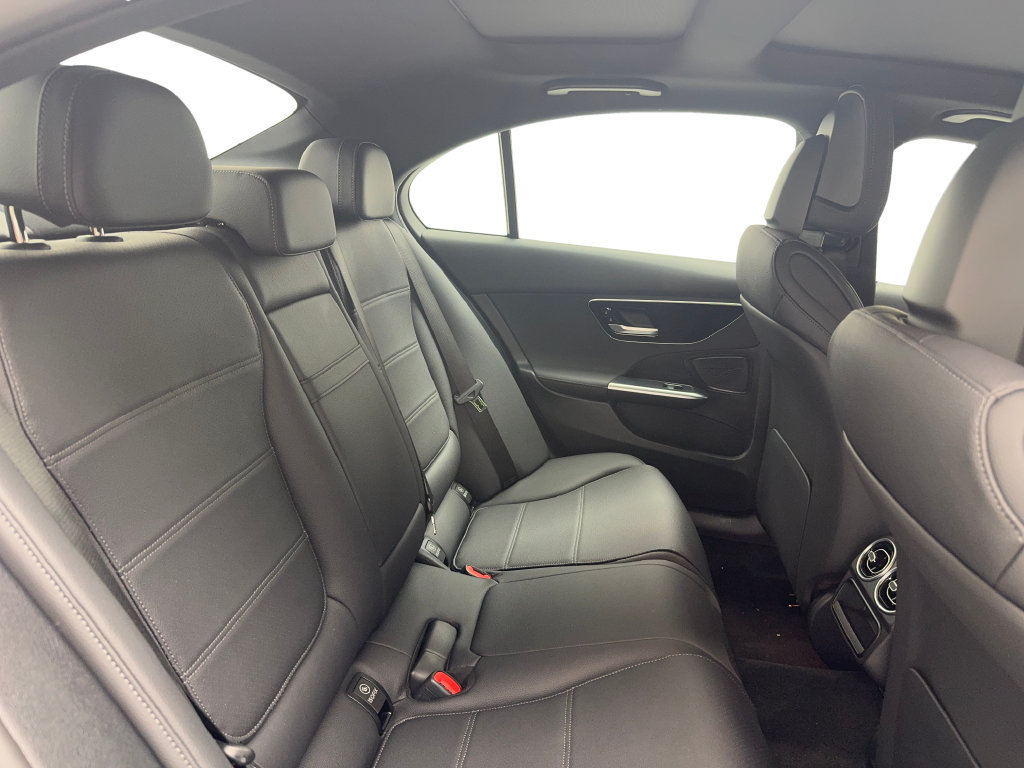 Used 2025 Mercedes-Benz C 300 4MATIC Sedan image 27