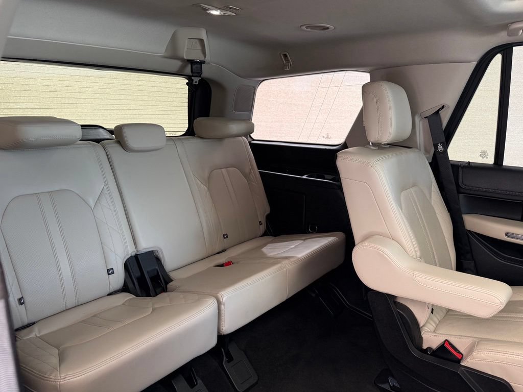 Used 2019 Ford Expedition Platinum RWD image 17