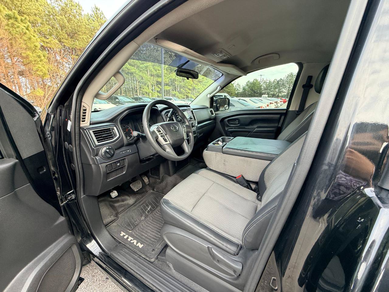 Used 2017 Nissan Titan S RWD image 7