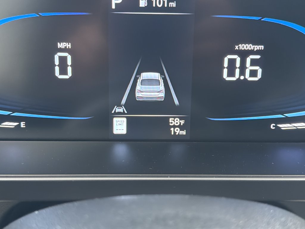 New 2026 Hyundai Elantra SEL Sport FWD image 25