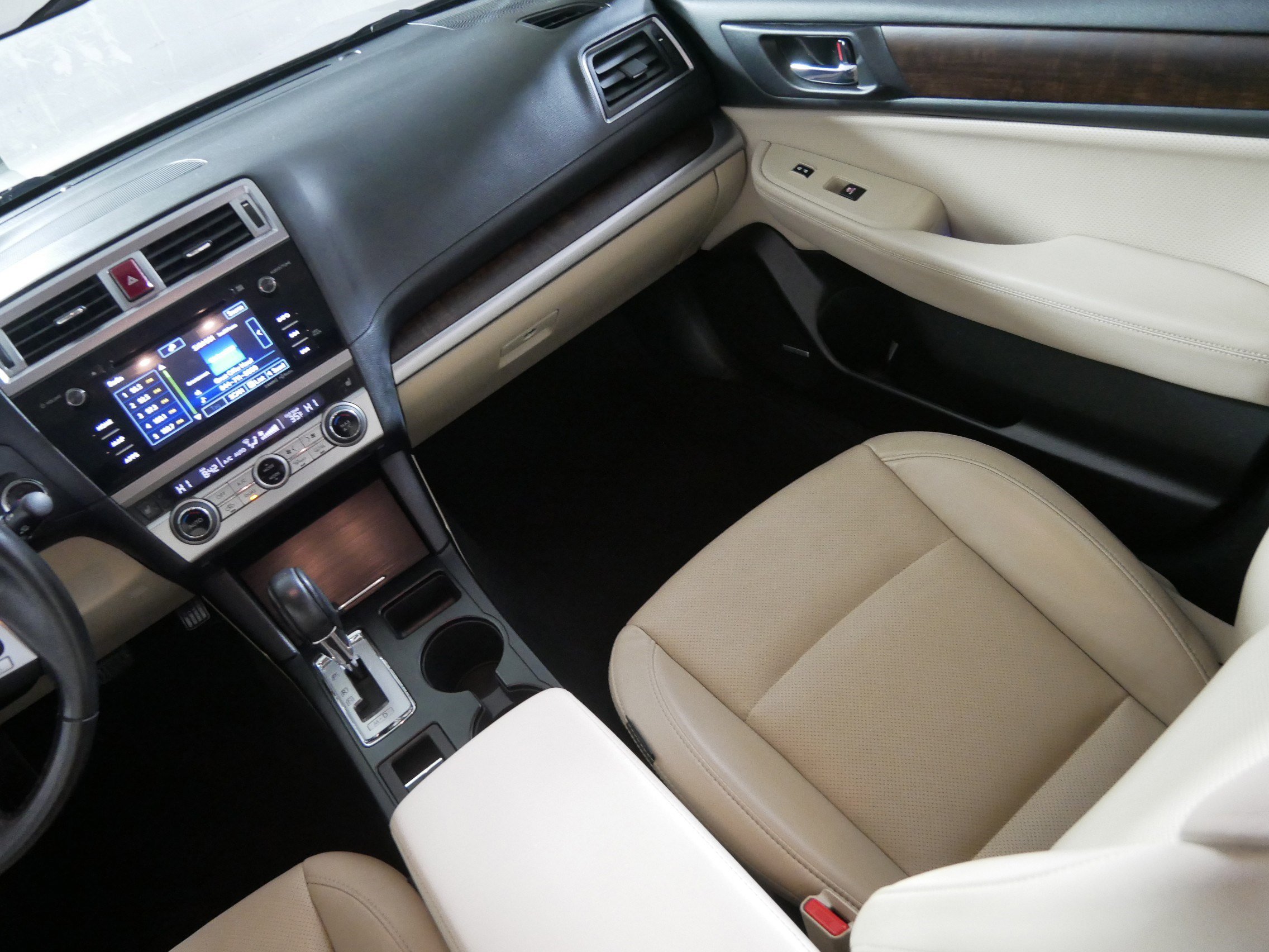 Used 2017 Subaru Outback 2.5i Limited image 11