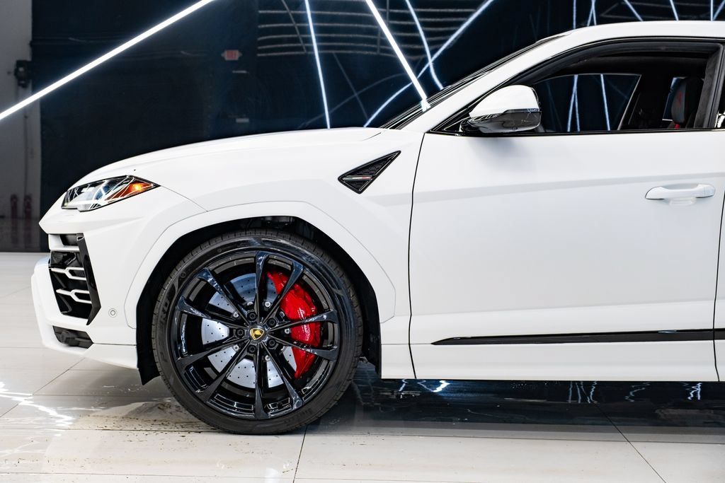 Used 2022 Lamborghini Urus AWD/4WD image 29