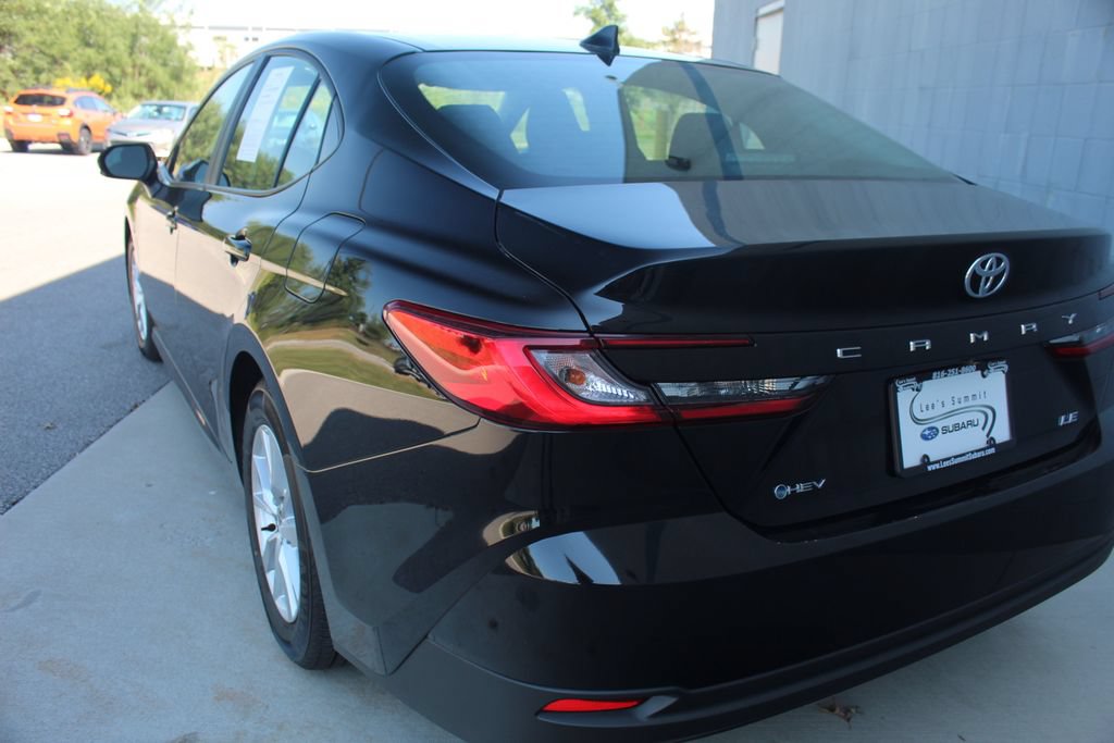 Used 2025 Toyota Camry LE FWD image 9