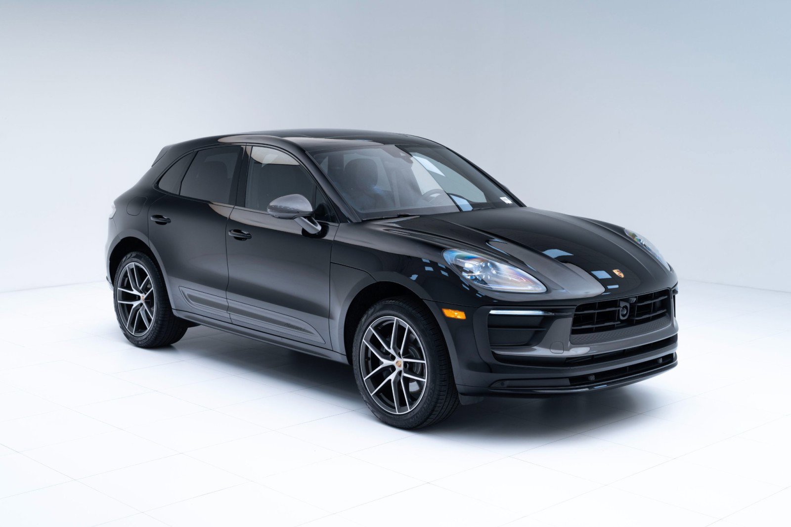 New 2025 Porsche Macan Turbo image 7