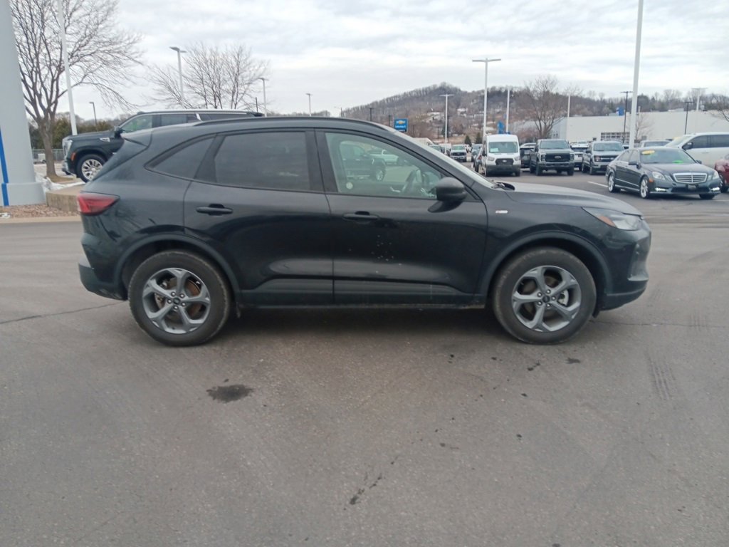 Used 2025 Ford Escape ST-Line image 4