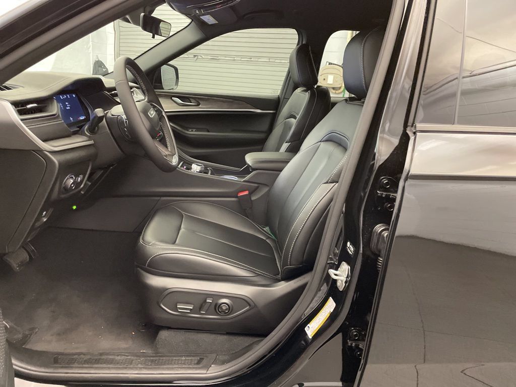 New 2026 Jeep Grand Cherokee Limited AWD/4WD image 17