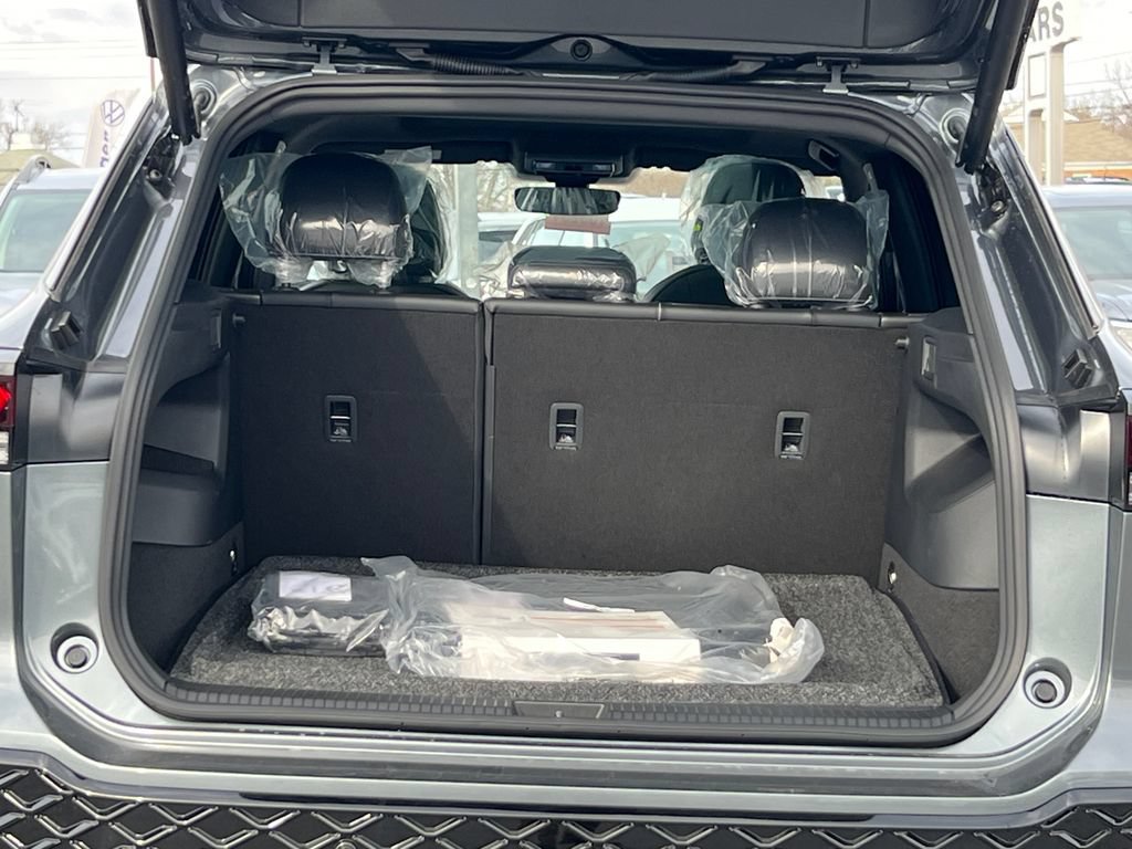 New 2026 Volkswagen Tiguan SE R-Line AWD/4WD image 15