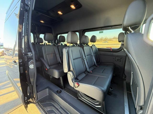 Used 2024 Mercedes-Benz Sprinter 2500 image 22
