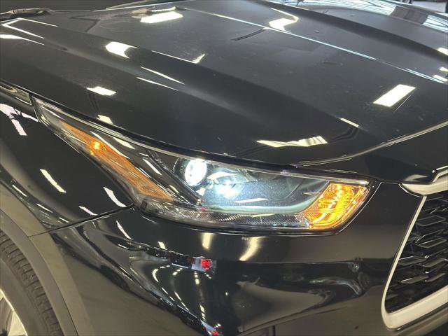 Used 2024 Toyota Highlander XLE image 7