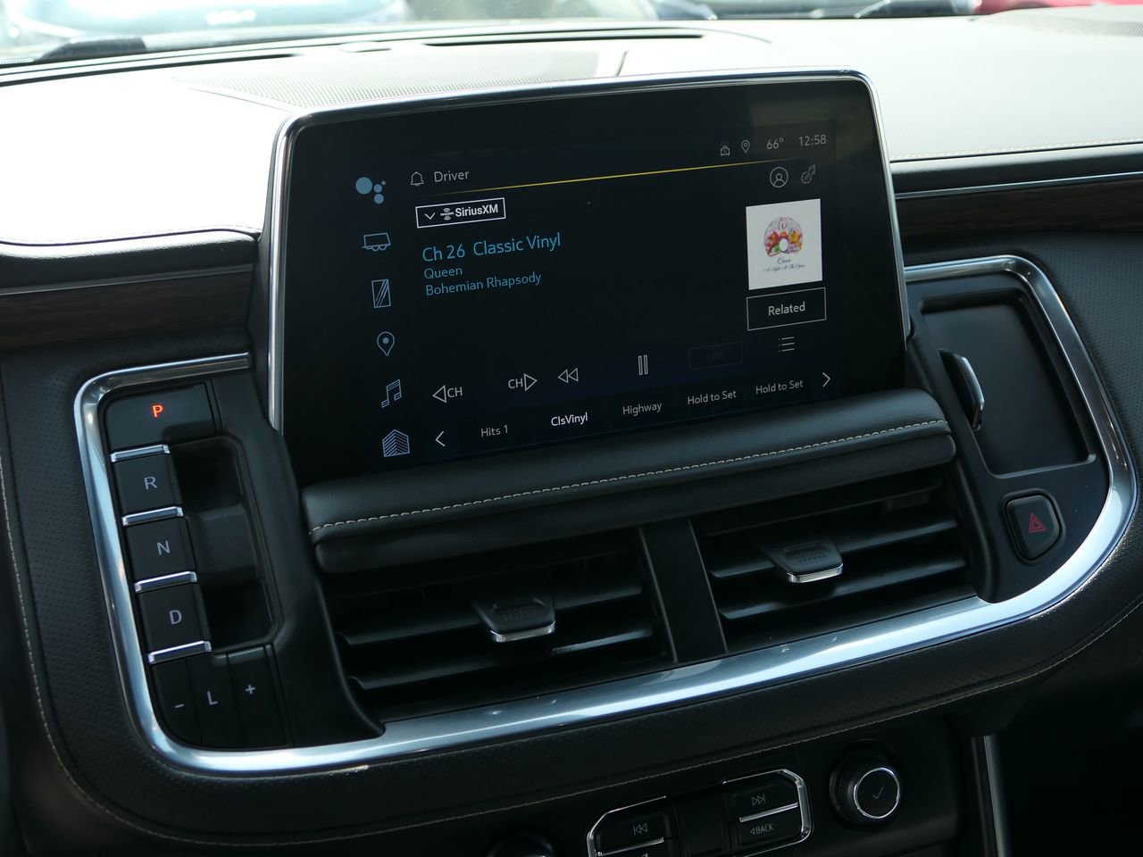 Used 2024 Chevrolet Suburban Premier image 19