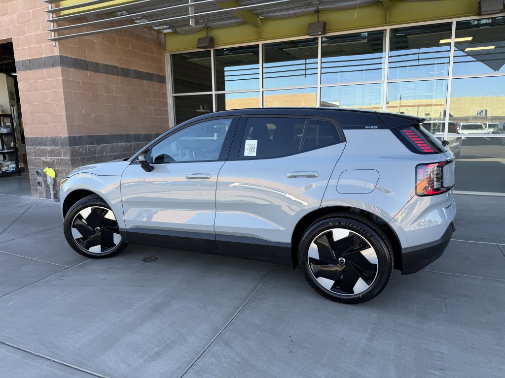 Used 2025 Volvo EX30 Ultra image 5