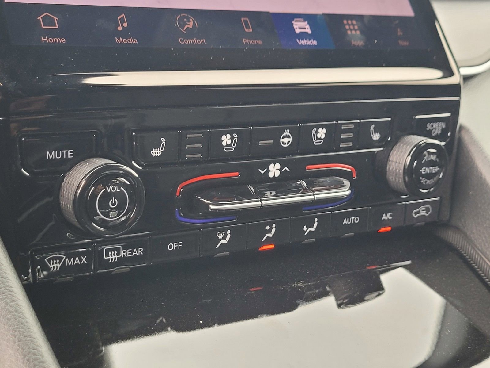 New 2025 Jeep Grand Cherokee L Limited w/ Luxury Tech Group II image 19