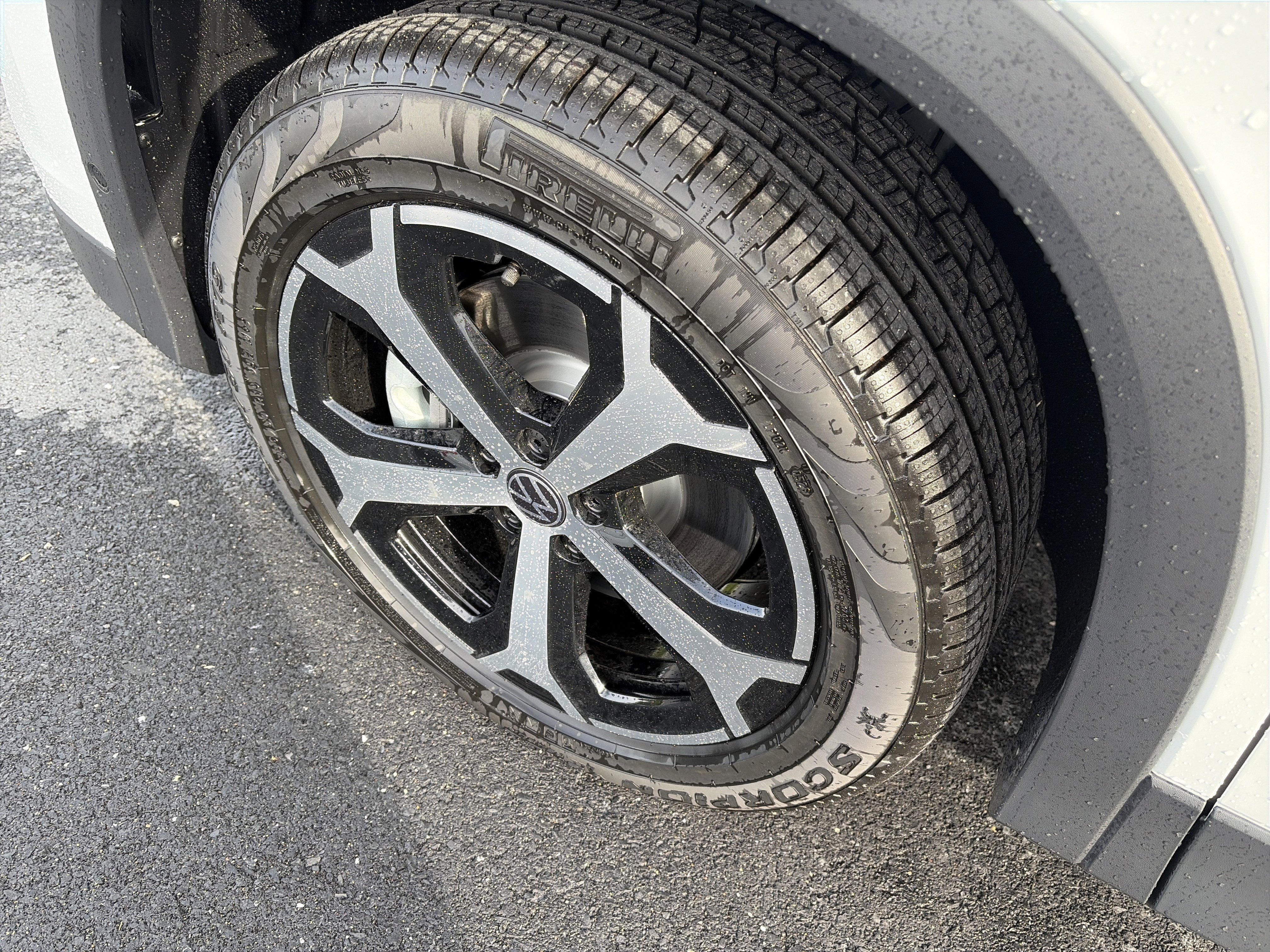 New 2026 Volkswagen Tiguan SE AWD/4WD image 8