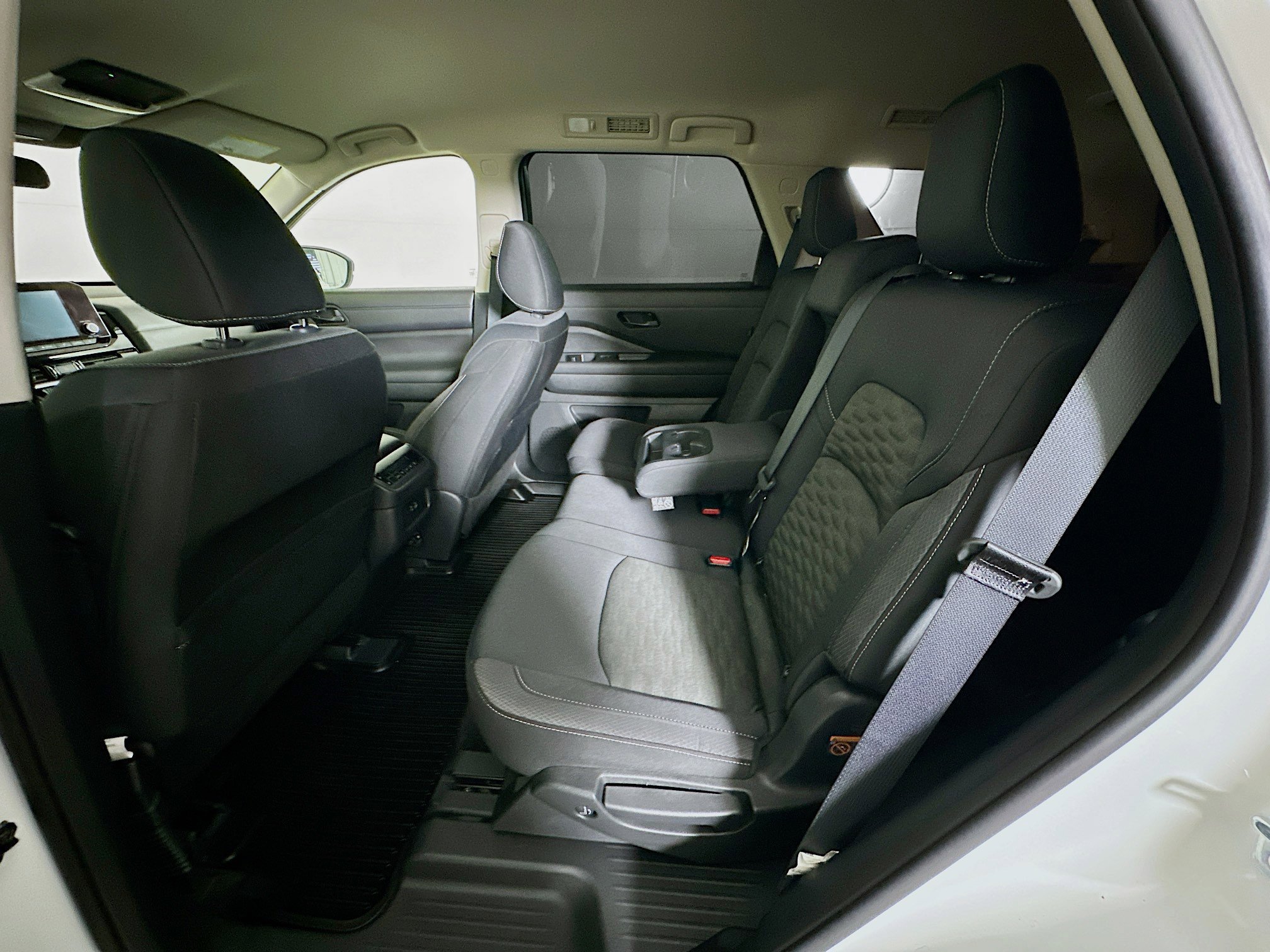 Used 2024 Nissan Pathfinder SV image 28