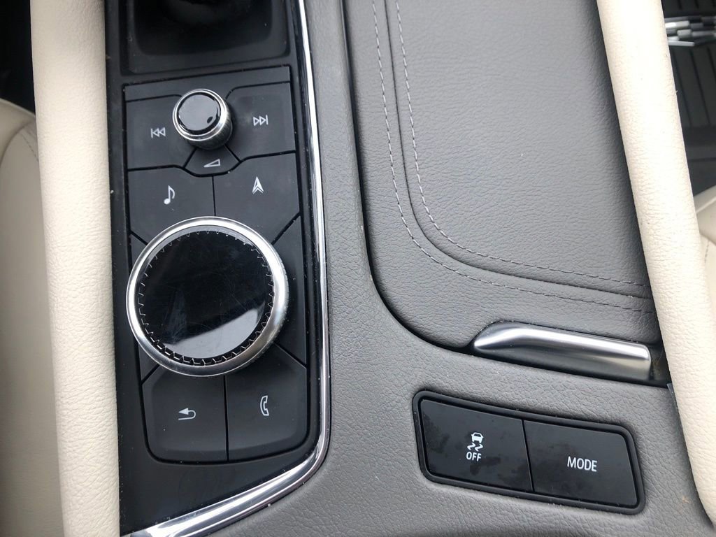 Used 2023 Cadillac XT5 Premium Luxury w/ LPO, Floor Liner Package AWD/4WD image 21