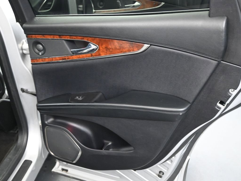 Used 2019 Lincoln Nautilus Select image 22