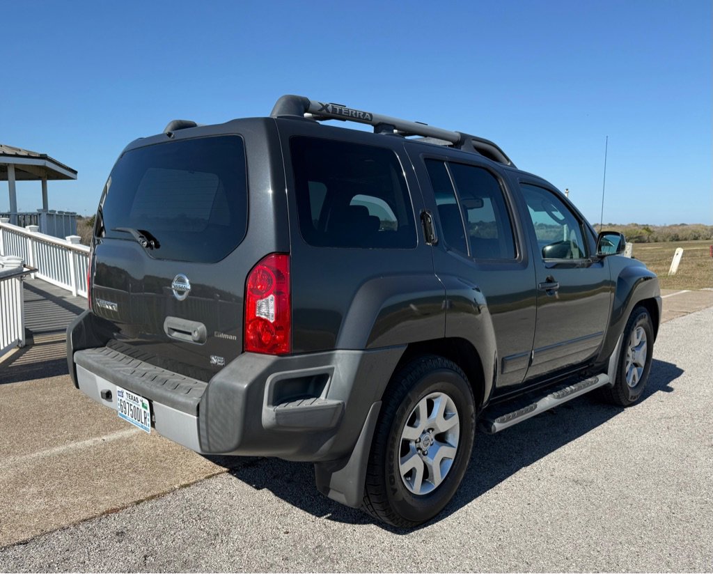Used 2010 Nissan Xterra SE image 5