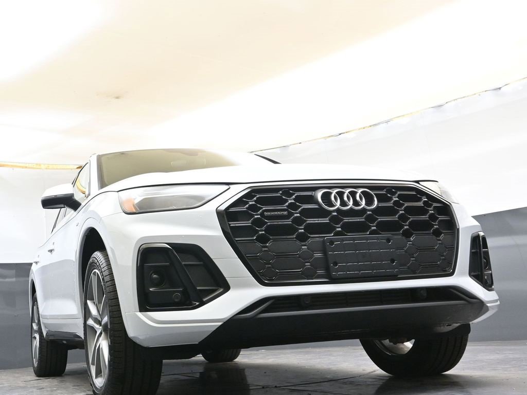 Certified 2025 Audi Q5 2.0T Premium w/ Convenience Plus Package image 46