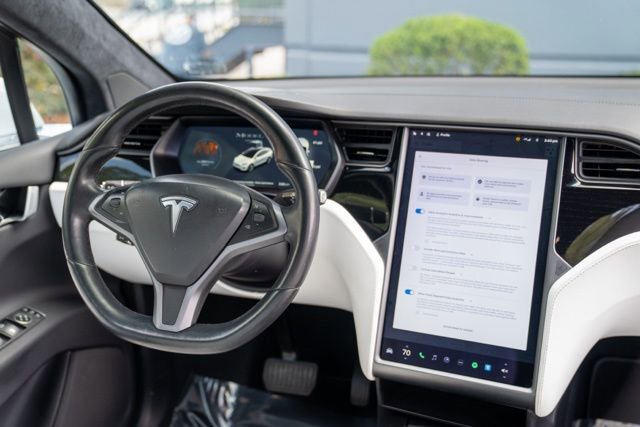 Used 2020 Tesla Model X Long Range image 39