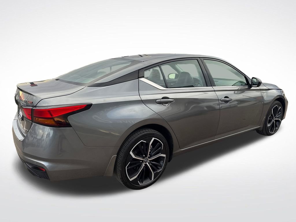 Used 2023 Nissan Altima 2.5 SR image 5