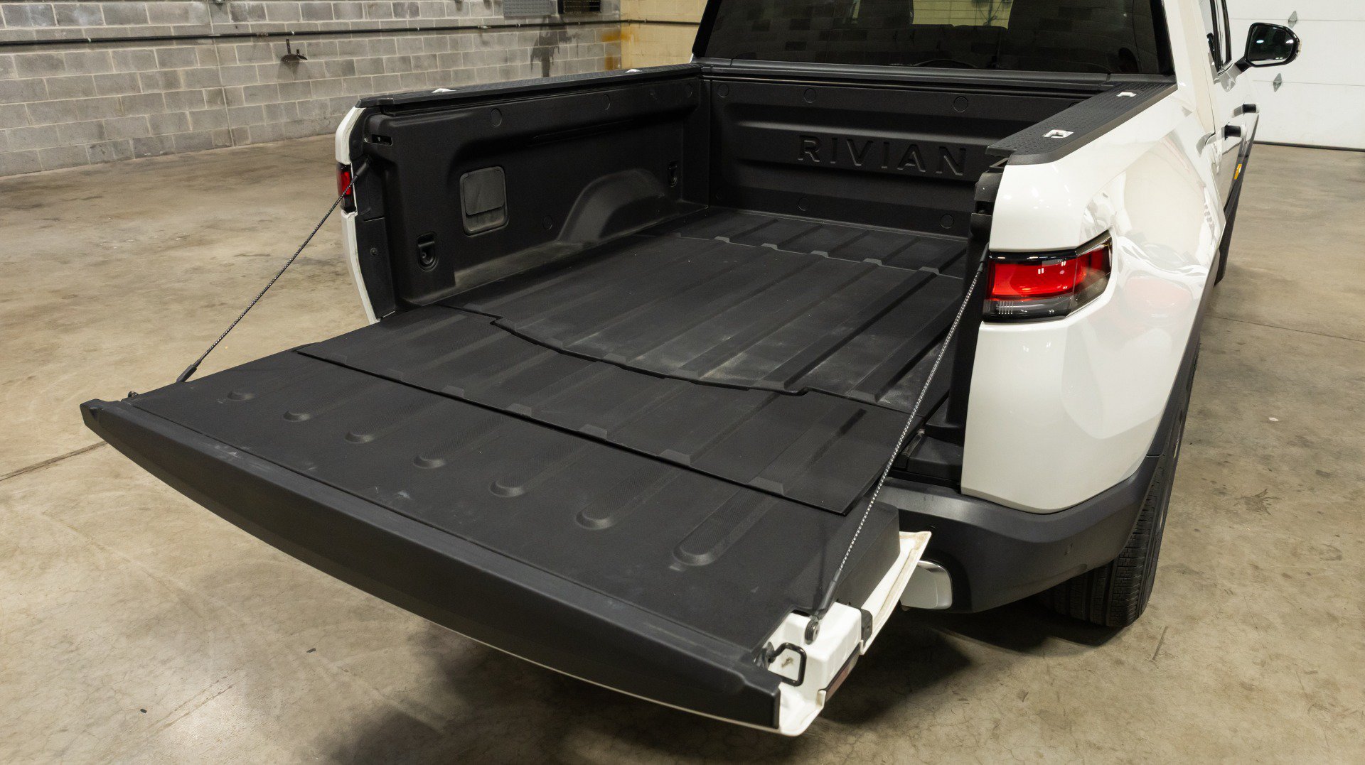 Used 2022 Rivian R1T Adventure AWD/4WD image 67