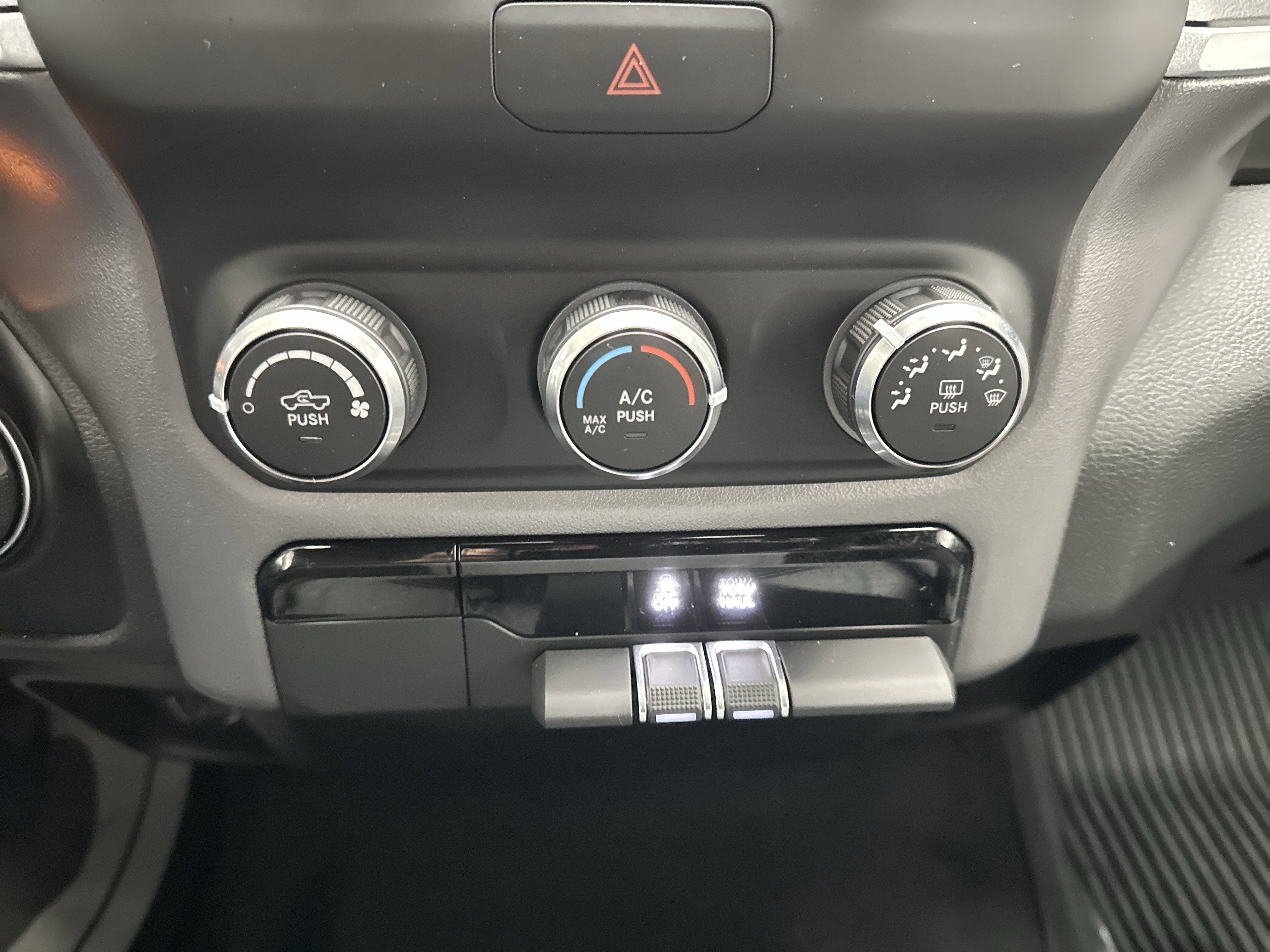 Used 2023 RAM 1500 Big Horn image 32