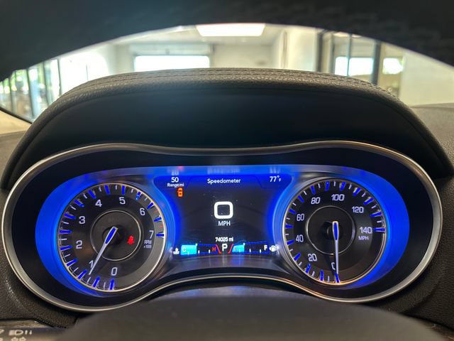 Used 2017 Chrysler 300 Limited AWD/4WD image 18
