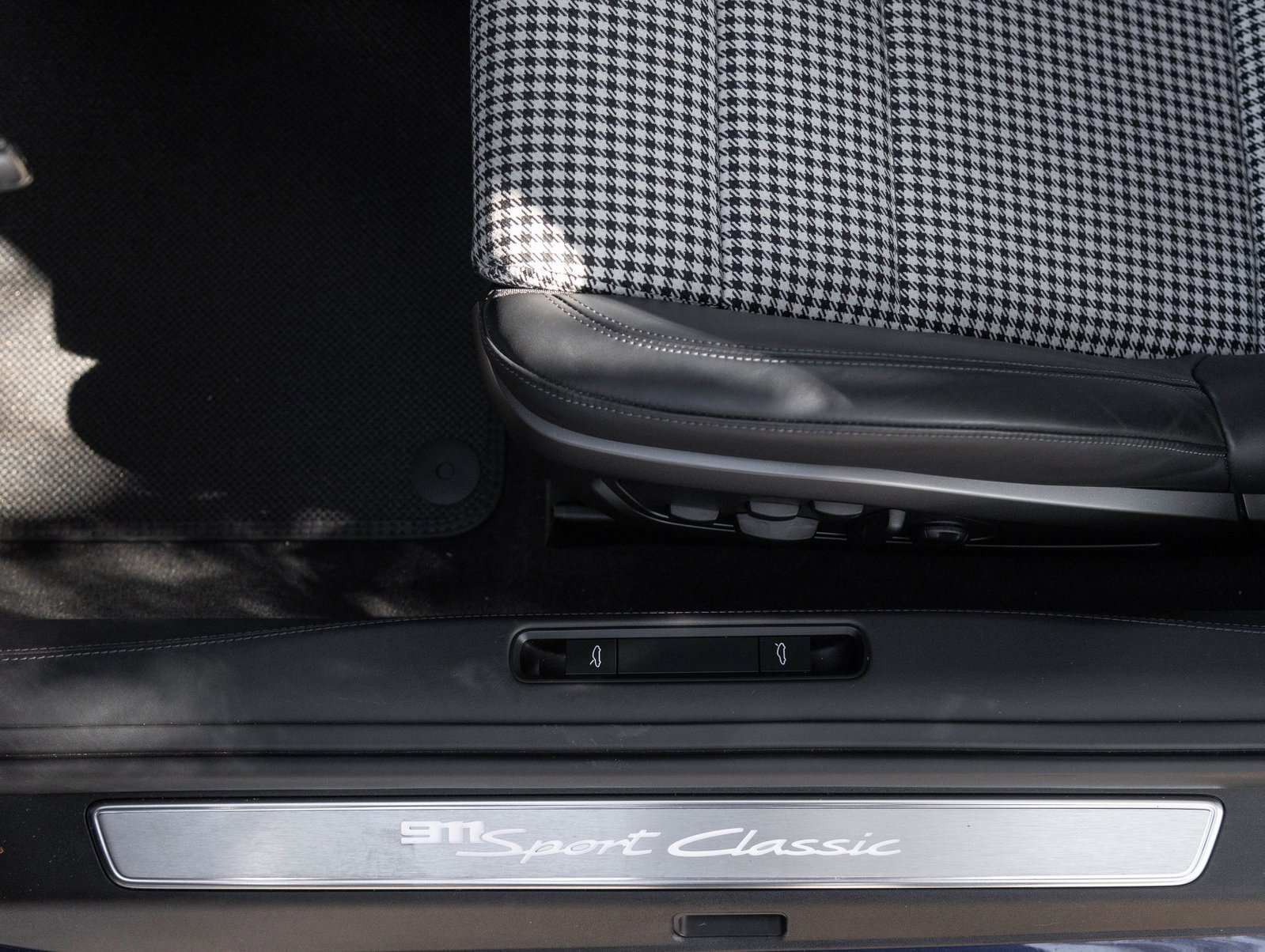 Used 2023 Porsche 911 Sport Classic image 21