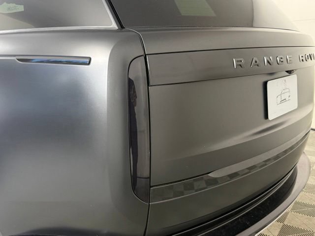 Used 2025 Land Rover Range Rover SE AWD/4WD image 16
