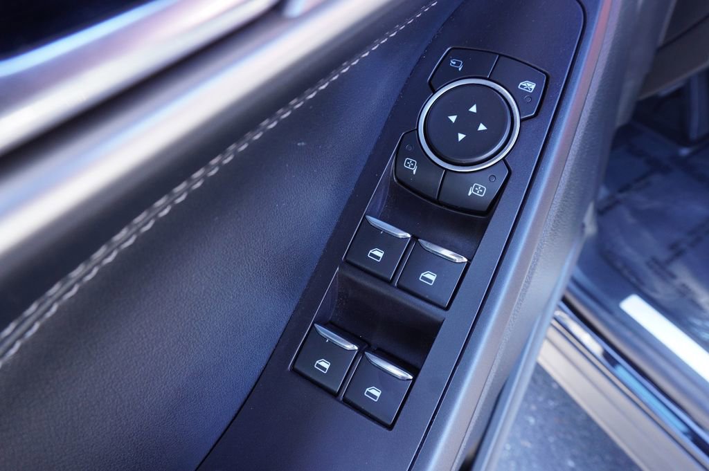 Used 2020 Ford Explorer Limited image 17