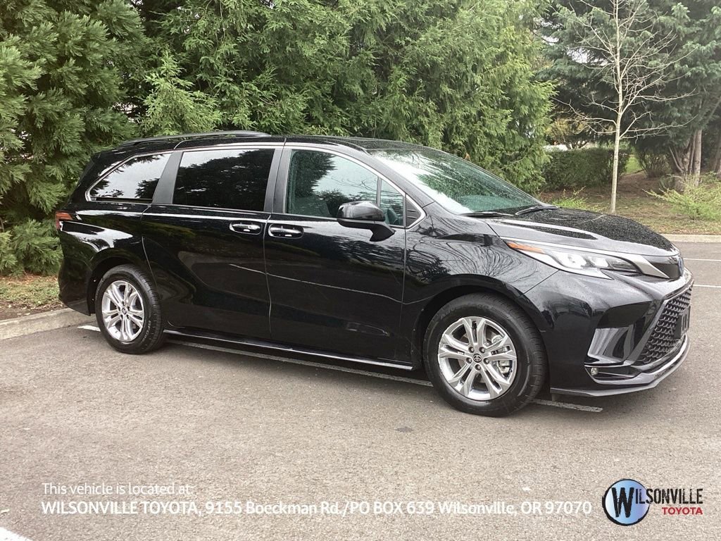 Used 2022 Toyota Sienna XSE w/ XSE Plus Package image 9