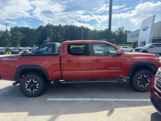 Used 2018 Toyota Tacoma TRD Off-Road w/ Technology Package AWD/4WD image 7