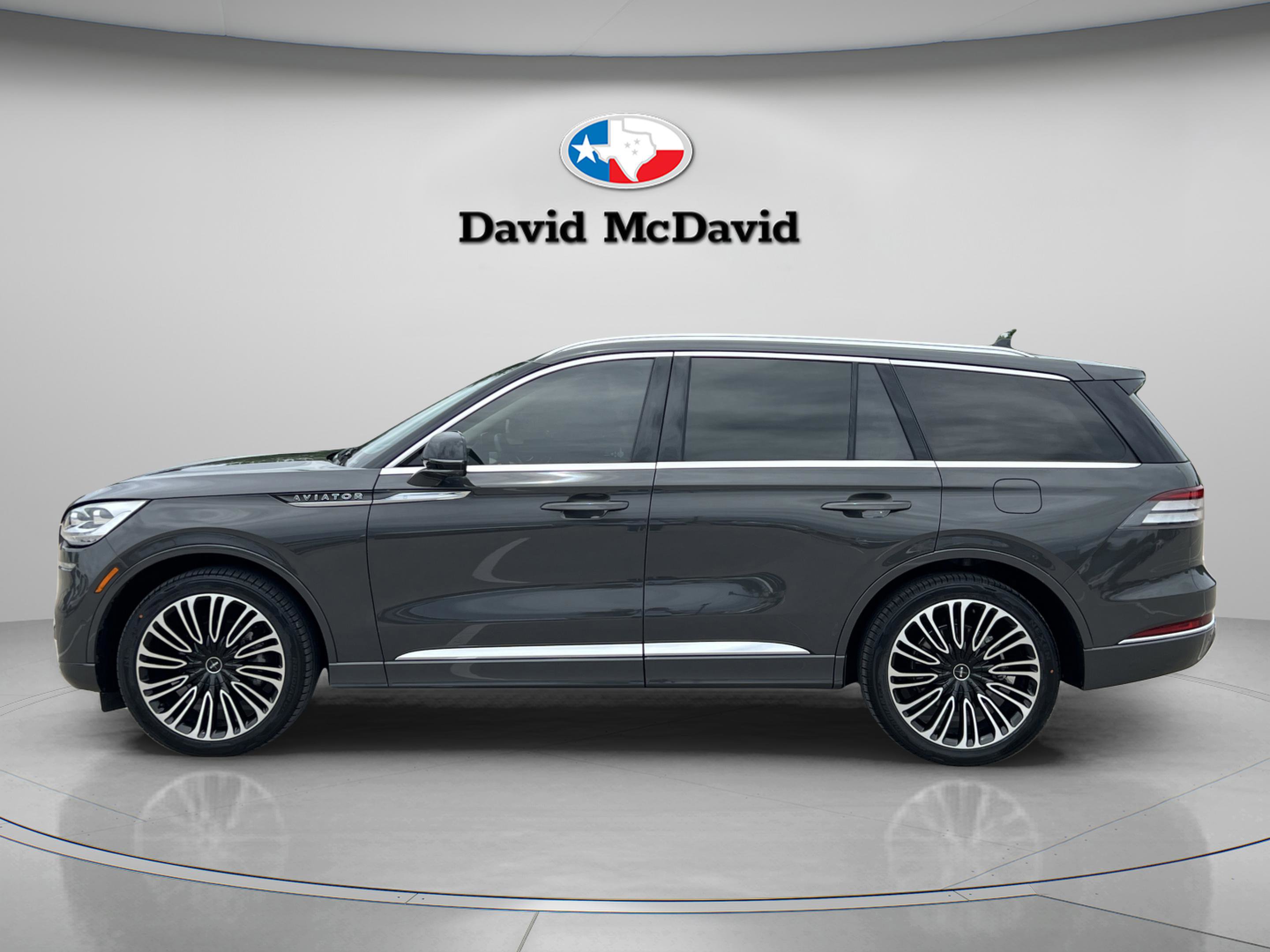 Certified 2023 Lincoln Aviator Black Label w/ Dynamic Handling Package AWD/4WD image 4