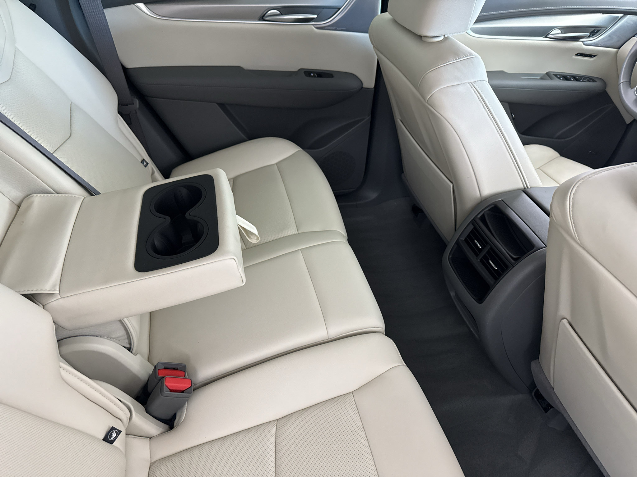Used 2024 Cadillac XT5 Premium Luxury FWD image 37