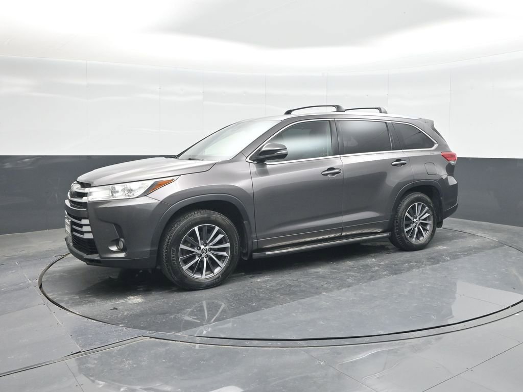Used 2017 Toyota Highlander XLE video 1