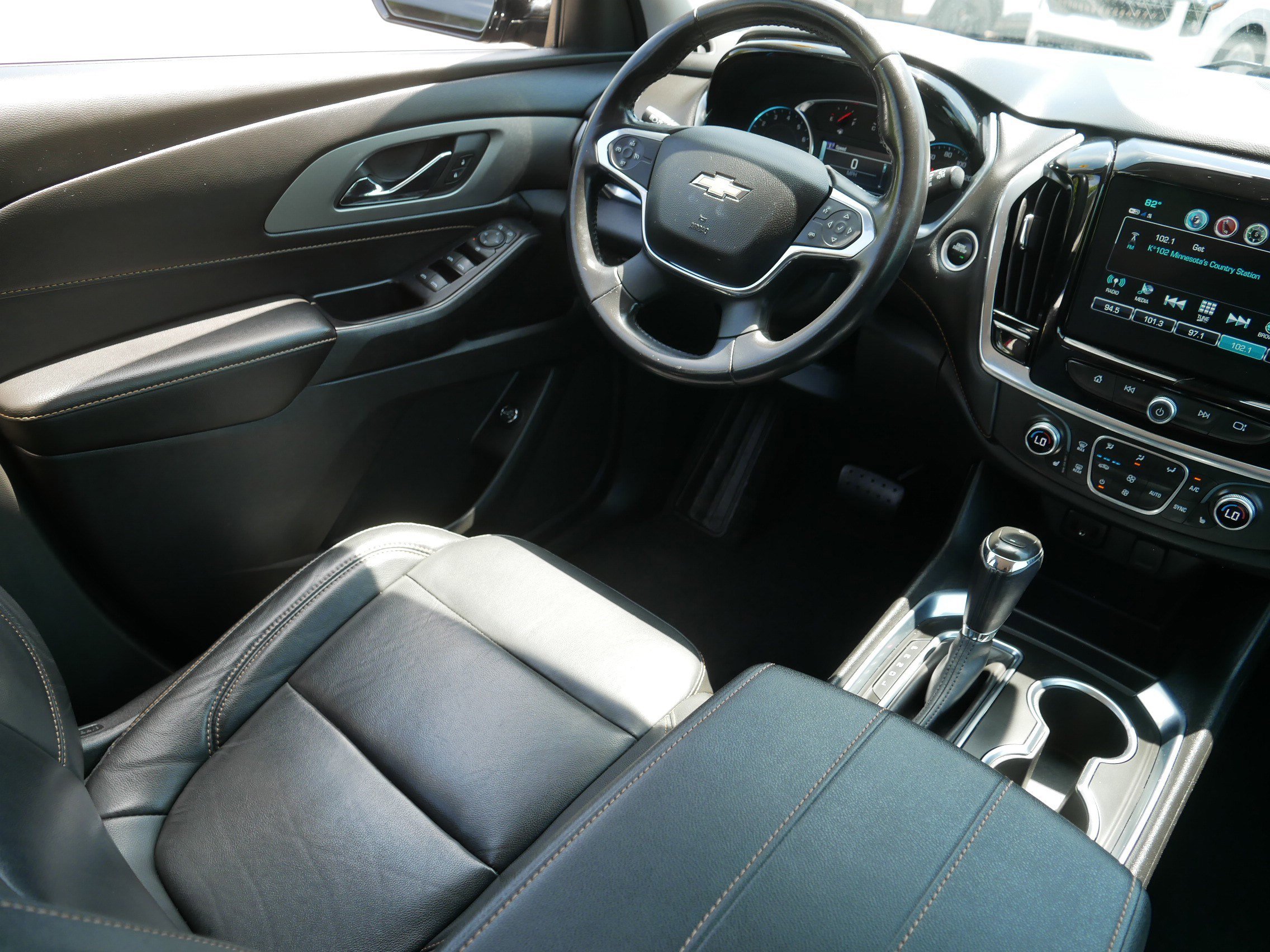Used 2019 Chevrolet Traverse LT w/ LPO, Blackout Package AWD/4WD image 9