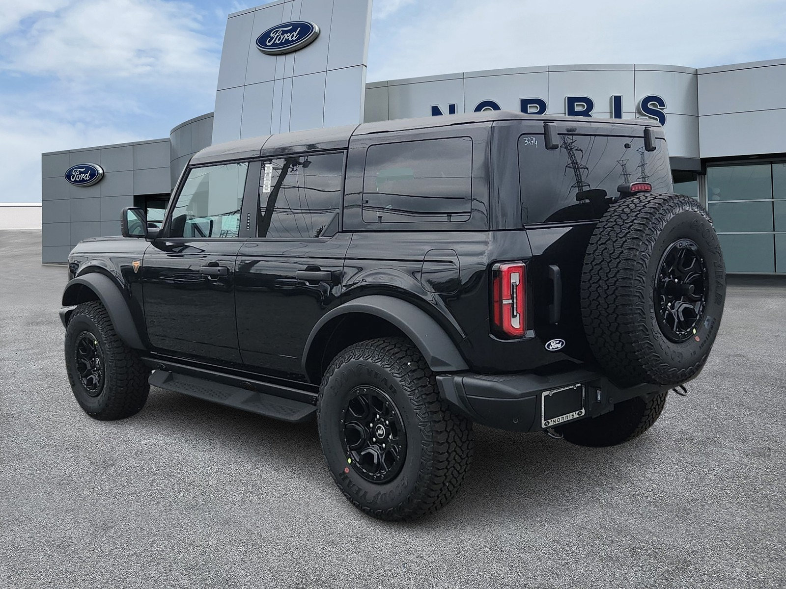 New 2026 Ford Bronco Badlands AWD/4WD image 3