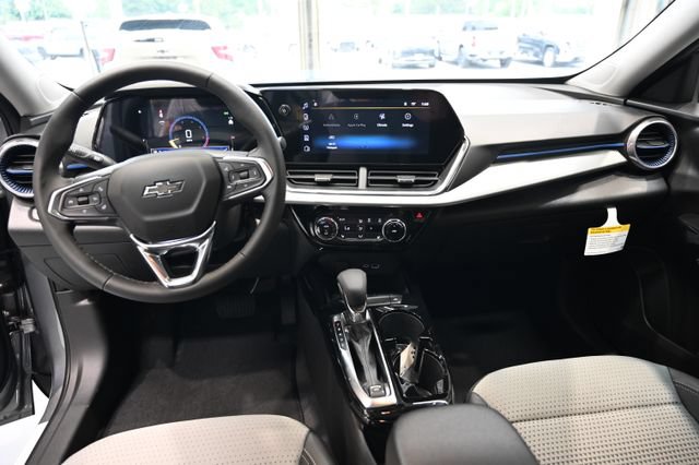 New 2026 Chevrolet Trax LT w/ Sunroof Package FWD image 12