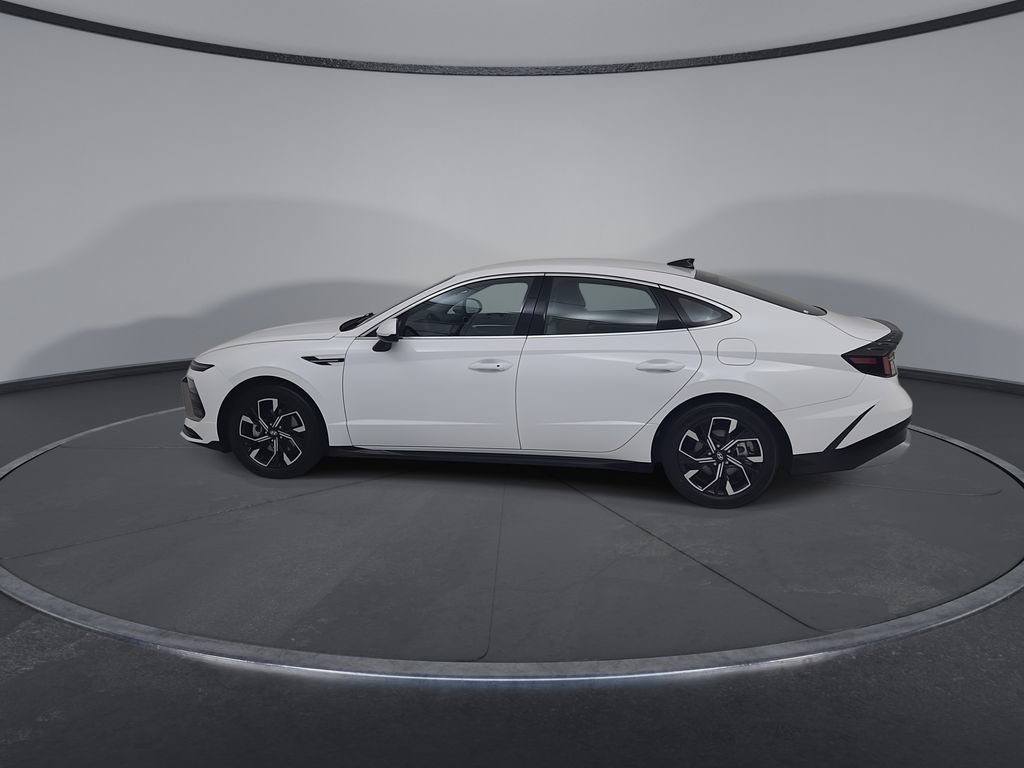 Used 2025 Hyundai Sonata SEL FWD image 8