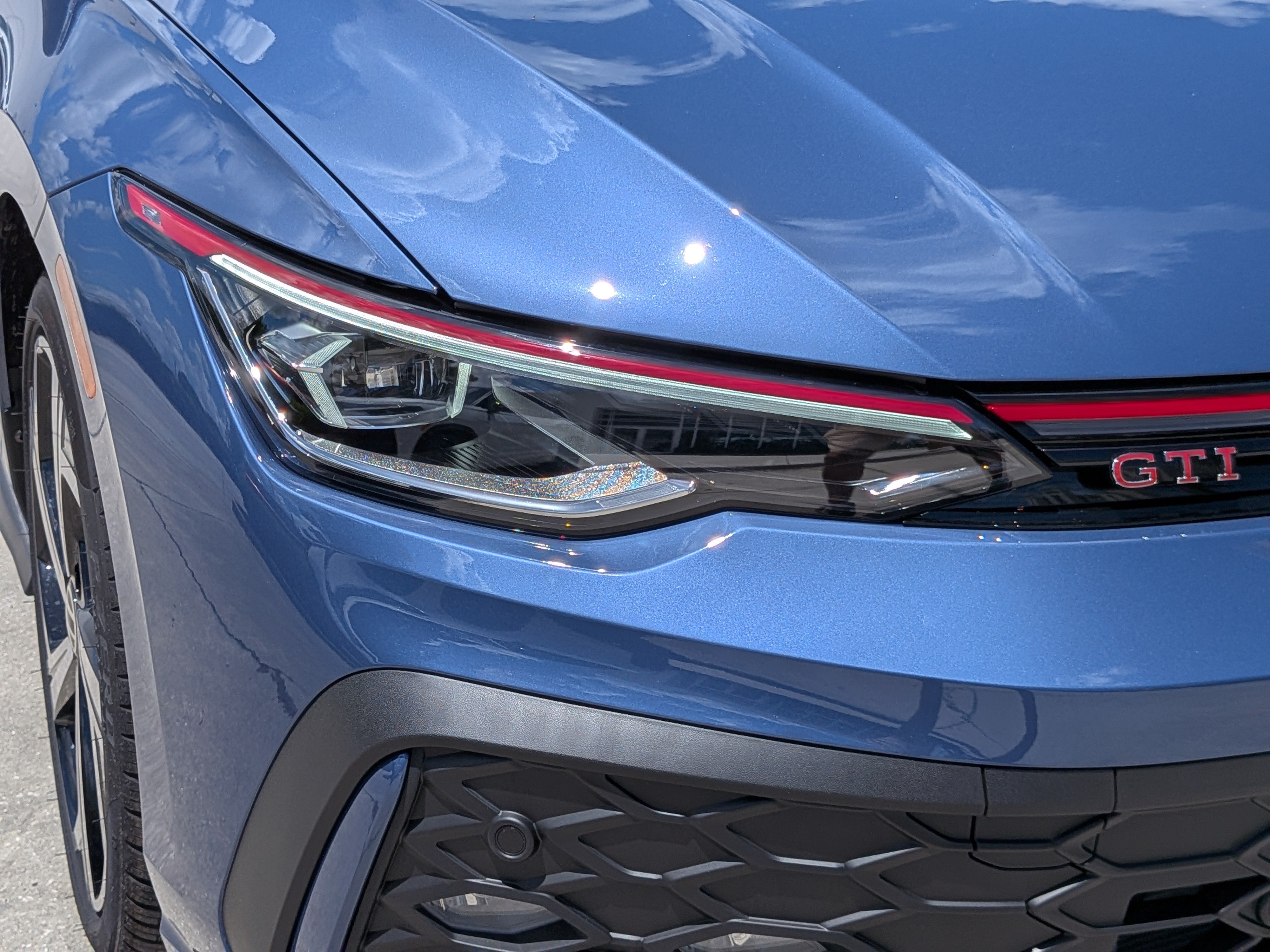 New 2026 Volkswagen GTI SE FWD image 9