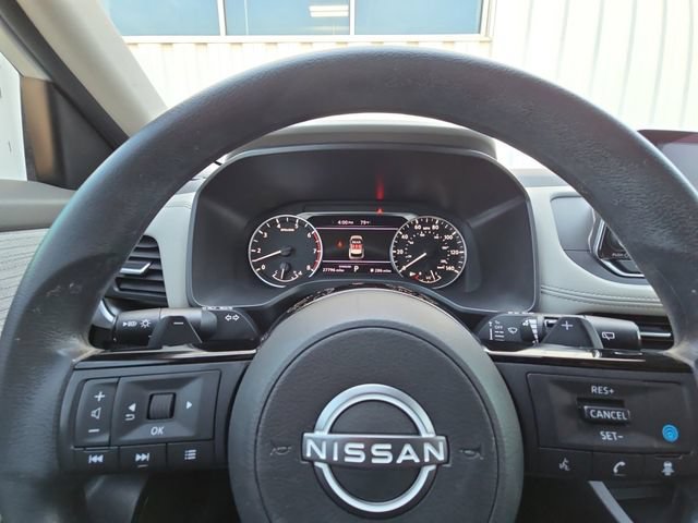 Used 2023 Nissan Rogue SV FWD image 25