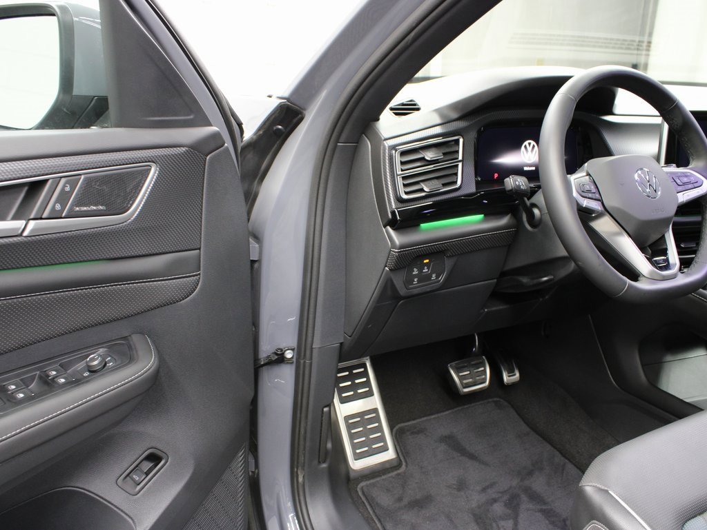 Used 2024 Volkswagen Atlas Cross Sport SEL Premium R-Line image 50