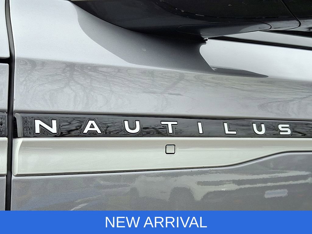 Used 2025 Lincoln Nautilus Reserve image 37