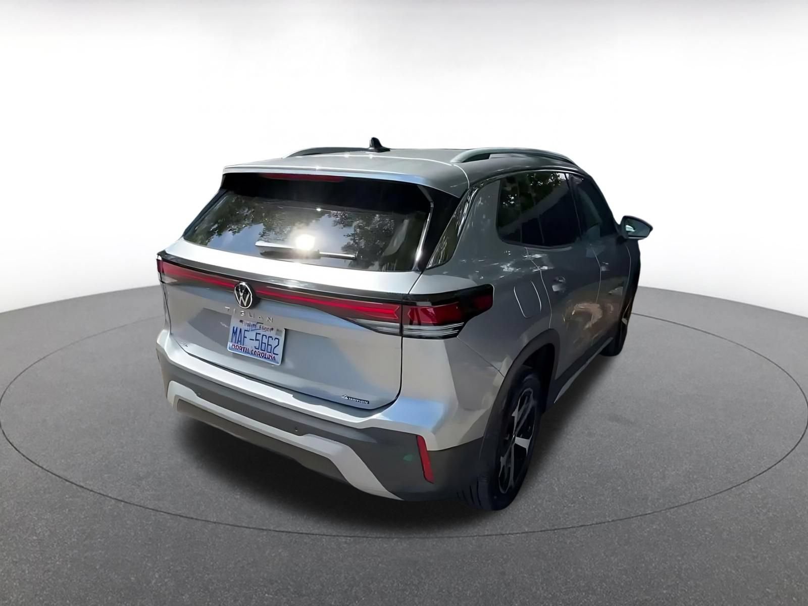 Used 2025 Chevrolet Equinox LT FWD image 13
