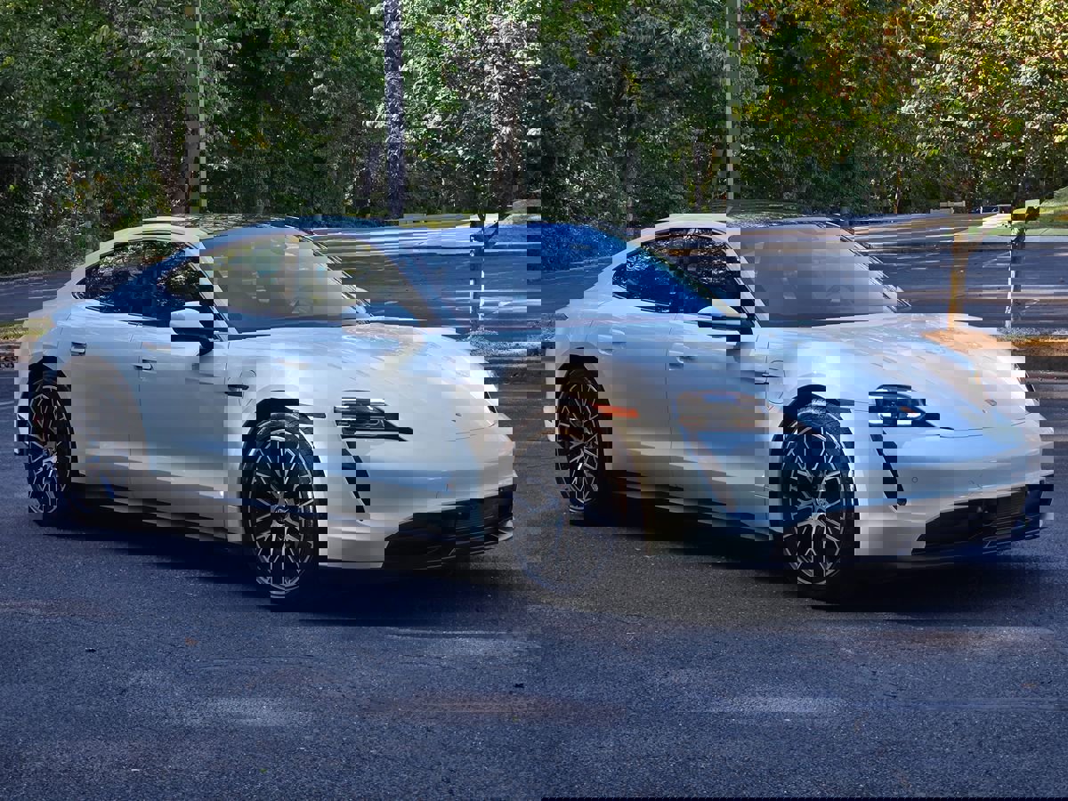 Used 2023 Porsche Taycan image 8