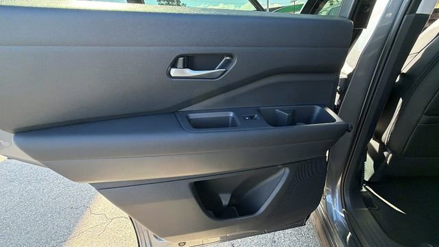 New 2026 Nissan Pathfinder SL image 14