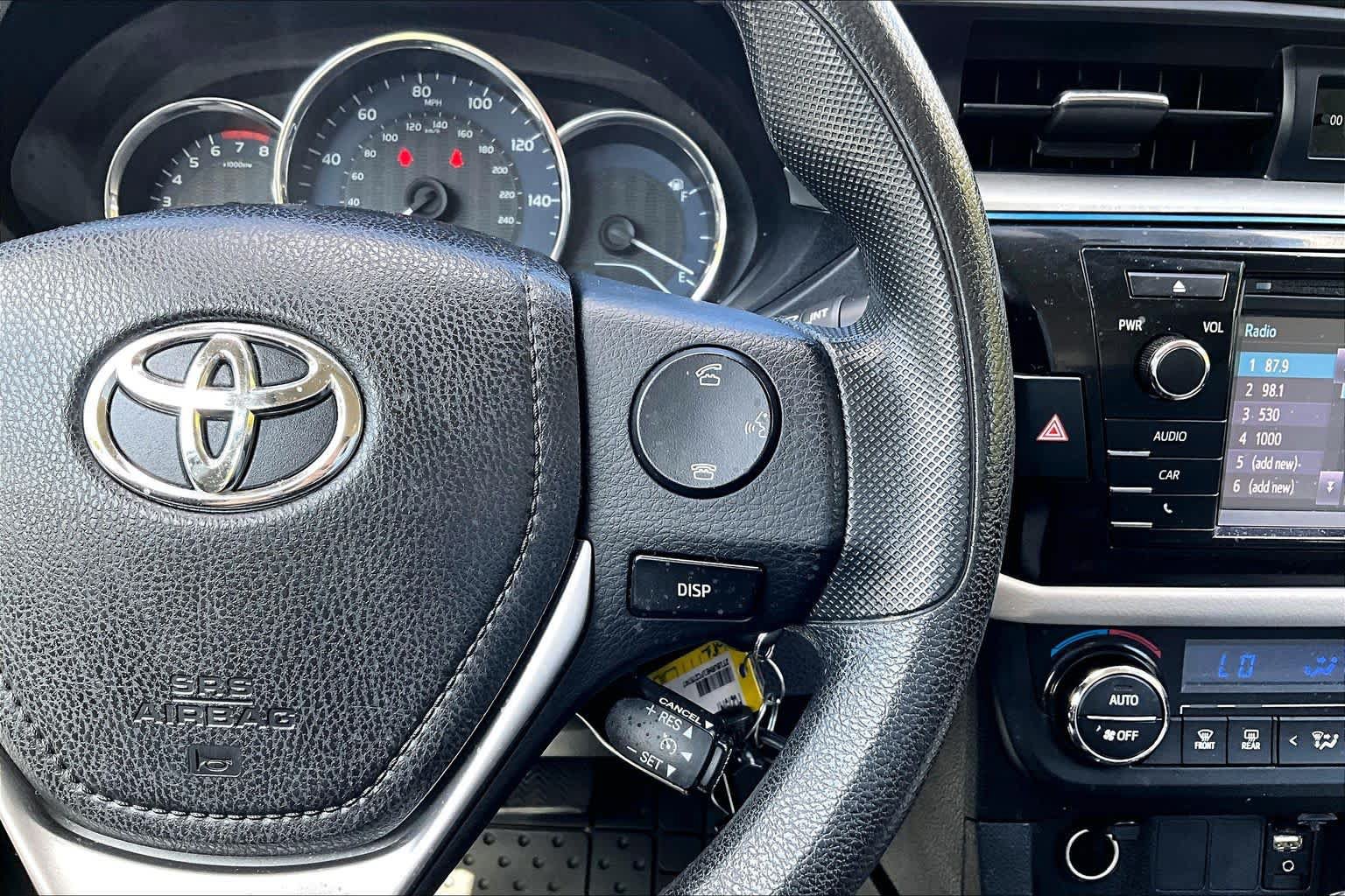 Used 2015 Toyota Corolla LE FWD image 25