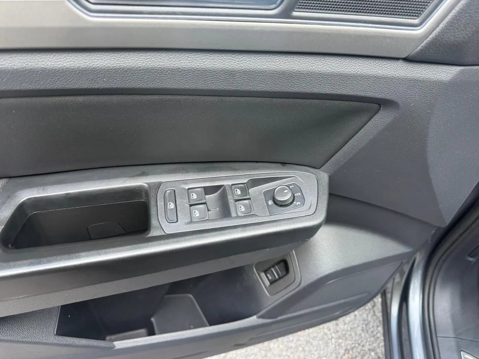 Used 2018 Volkswagen Atlas SEL FWD image 9