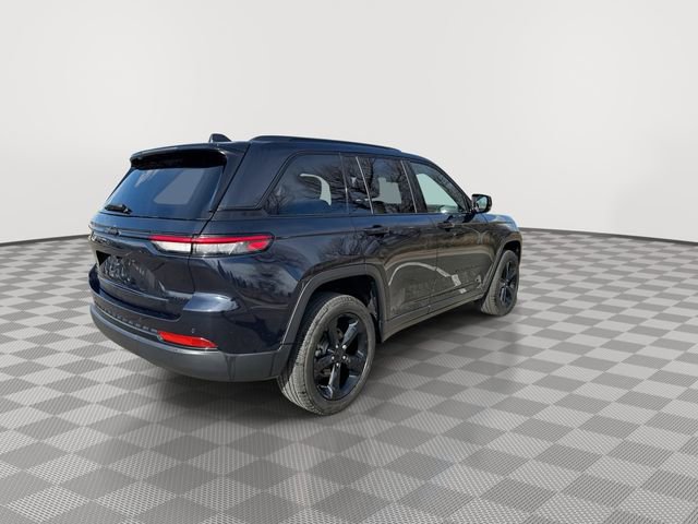 Used 2024 Jeep Grand Cherokee Limited w/ Black Appearance Package image 10